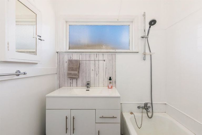 Photo of property in 32 Norfolk Street, Wainuiomata, Lower Hutt, 5014