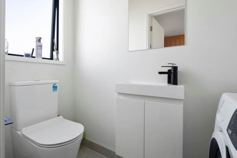 Photo of property in 4/128 Onewa Road, Northcote, Auckland, 0627