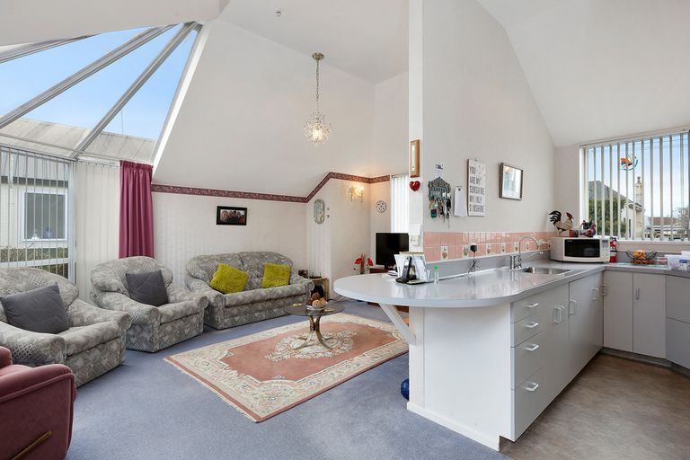 Photo of property in 2 Kings Avenue, South Dunedin, Dunedin, 9012