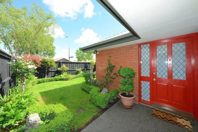 Photo of property in 94 Apsley Drive, Avonhead, Christchurch, 8042