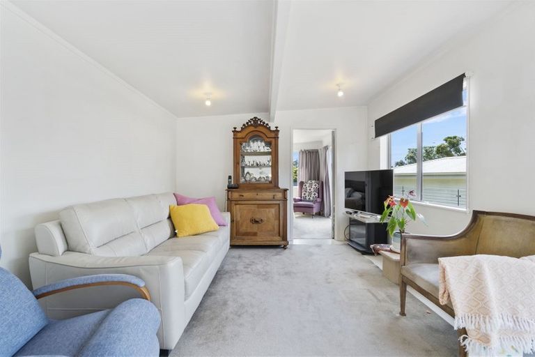 Photo of property in 4 Greville Road, Pinehill, Auckland, 0632