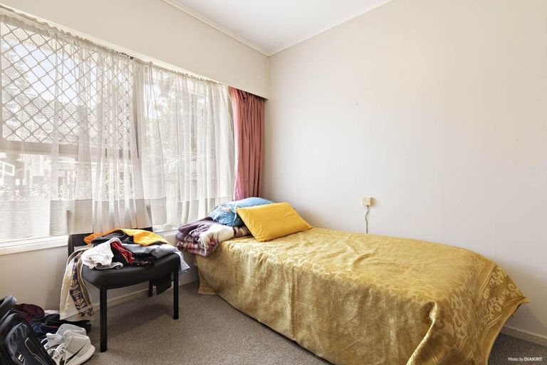 Photo of property in 2/10 Kapiti Place, Sunnynook, Auckland, 0620