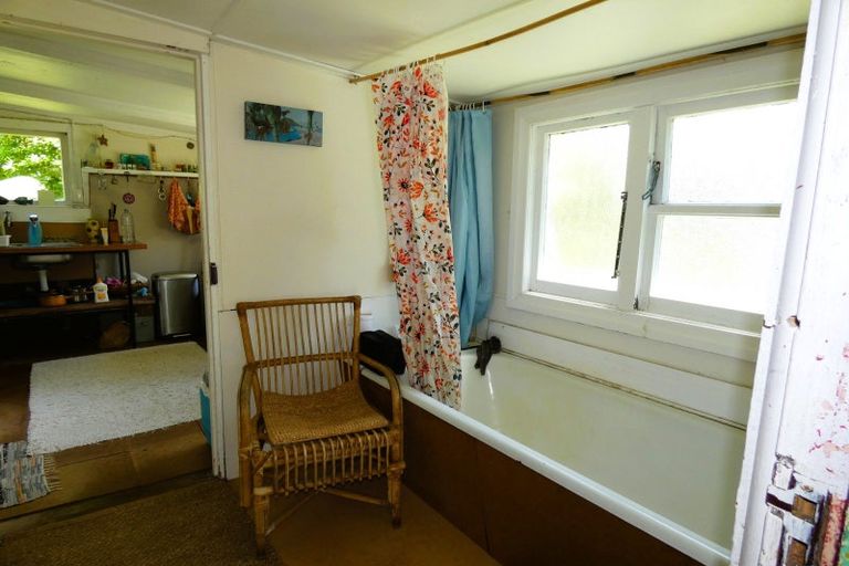 Photo of property in 72 Snodgrass Road, Westport, 7892