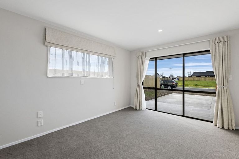 Photo of property in 4 Dianthus Place, Browns Bay, Auckland, 0630