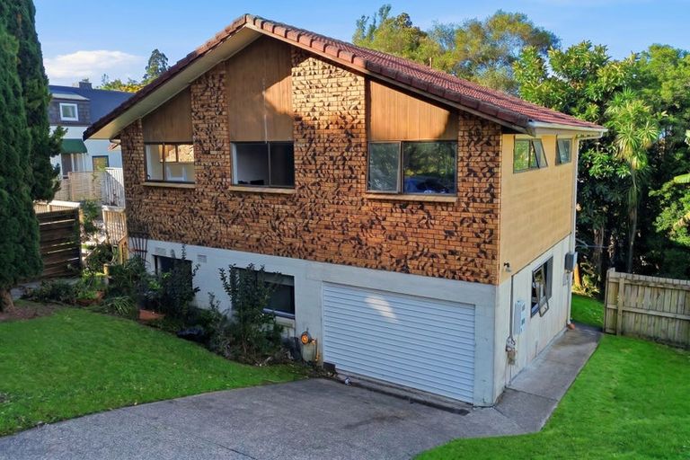 Photo of property in 142 Weatherly Road, Torbay, Auckland, 0630