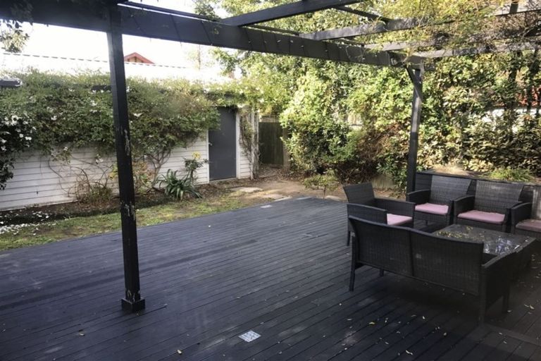 Photo of property in 52 Woodville Street, Edgeware, Christchurch, 8013