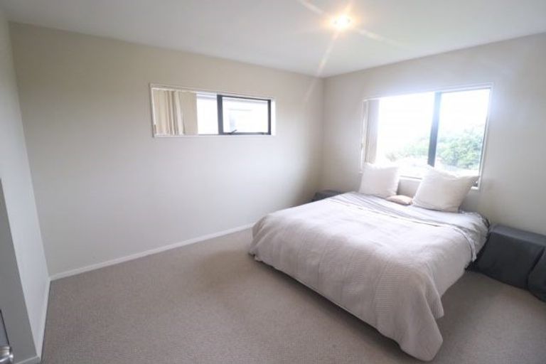 Photo of property in 12 Riverglade Parkway, Te Atatu South, Auckland, 0610