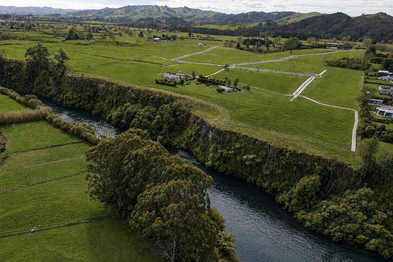 Photo of property in 2 Hydro Road, Edgecumbe, 3120
