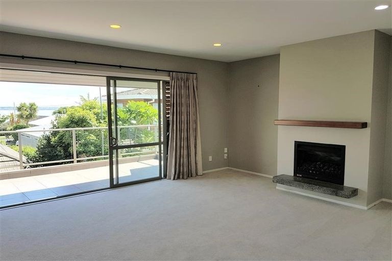 Photo of property in 1/11 Raymond Street, Point Chevalier, Auckland, 1022