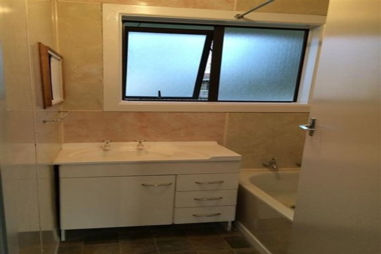 Photo of property in 61 Dickson Crescent, Hornby, Christchurch, 8042