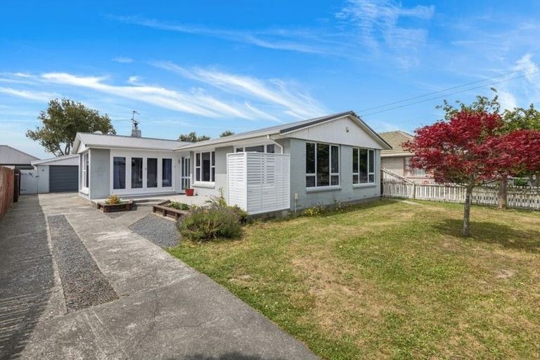 Photo of property in 10 Cotswold Avenue, Bishopdale, Christchurch, 8053