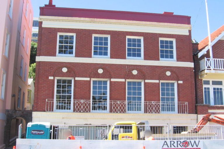 Photo of property in 300 Oriental Parade, Oriental Bay, Wellington, 6011