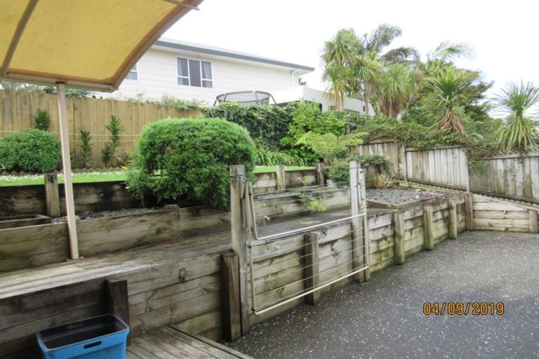 Photo of property in 11 Ambassador Glade, Orewa, 0931