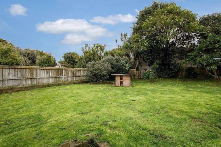 Photo of property in 15 Surrey Street, Manurewa, Auckland, 2102