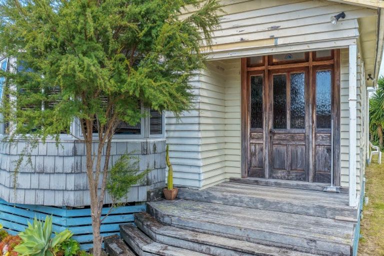 Photo of property in 128 Hampton Road, Whangamata, 3620