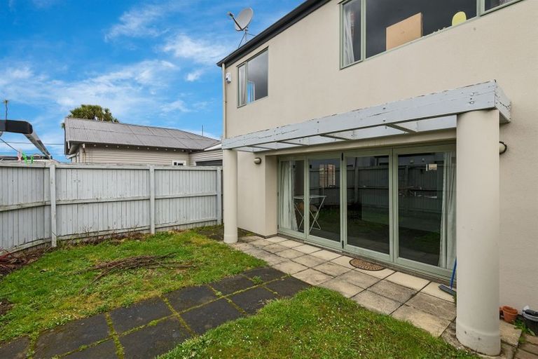 Photo of property in 1/19 Hills Road, Edgeware, Christchurch, 8013