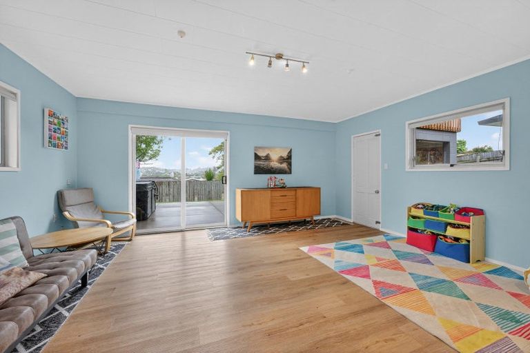 Photo of property in 27 Amorino Drive, Red Beach, 0932