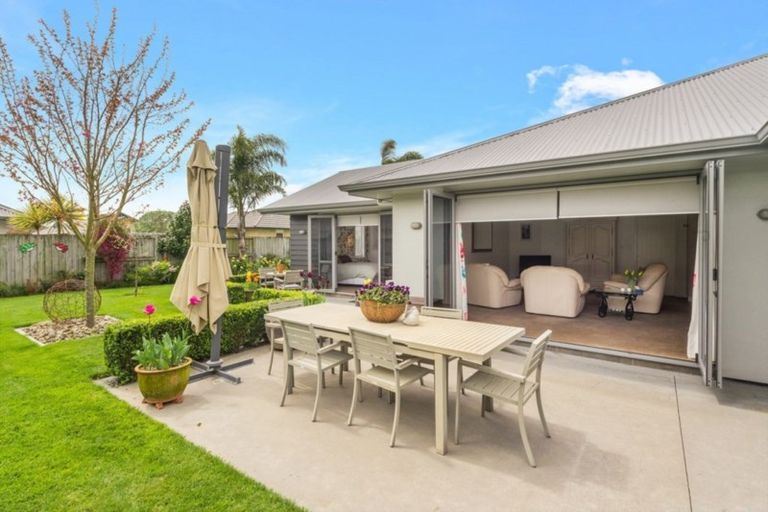 Photo of property in 27 Norfolk Drive, Cambridge, 3434