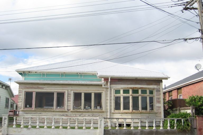 Photo of property in 4 Queen Street, Petone, Lower Hutt, 5012