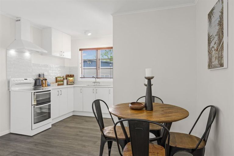Photo of property in 2/13 Salisbury Road, Birkdale, Auckland, 0626