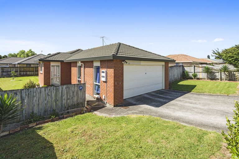 Photo of property in 36 Kayes Road, Pukekohe, 2120