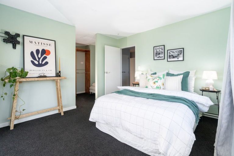 Photo of property in 93a Nevay Road, Miramar, Wellington, 6022