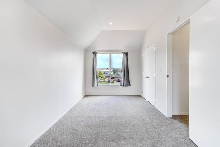 Photo of property in 3 Charles Prevost Drive, The Gardens, Auckland, 2105