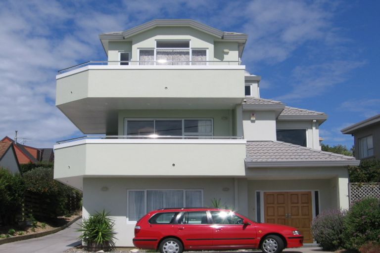 Photo of property in 5 Garadice Road, Rothesay Bay, Auckland, 0630