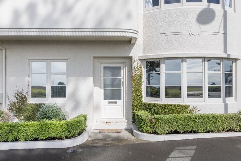 Photo of property in 541a Marine Parade, Napier South, Napier, 4110