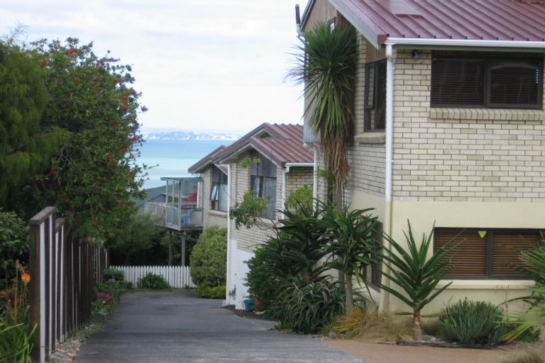 Photo of property in 3/2 Marama Street, Castor Bay, Auckland, 0620