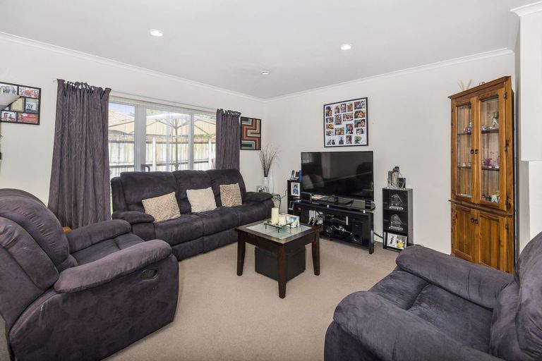 Photo of property in 36 Kayes Road, Pukekohe, 2120