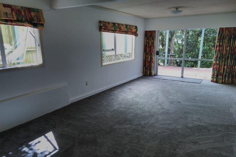 Photo of property in 205 Miromiro Road, Normandale, Lower Hutt, 5010