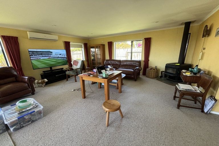 Photo of property in 125 Ruapehu Drive, Fitzherbert, Palmerston North, 4410
