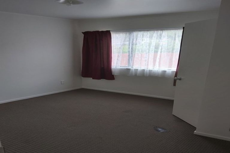 Photo of property in 6 Rickards Place, New Lynn, Auckland, 0600