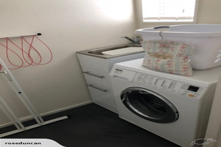 Photo of property in 1/26 Wairakei Road, Strowan, Christchurch, 8052