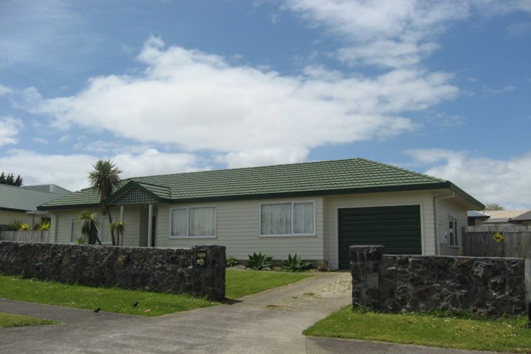 Photo of property in 21 Wai Iti Place, Clendon Park, Auckland, 2103