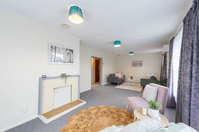 Photo of property in 132 Castor Crescent, Cannons Creek, Porirua, 5024