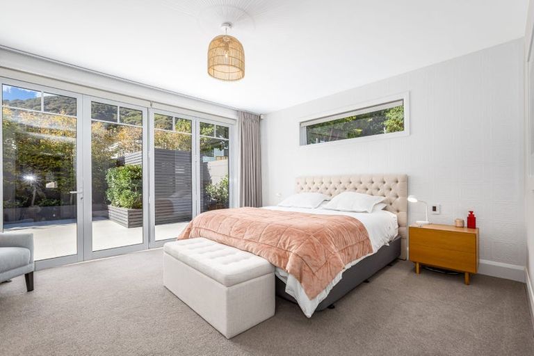 Photo of property in 15 Nikau Street, Eastbourne, Lower Hutt, 5013