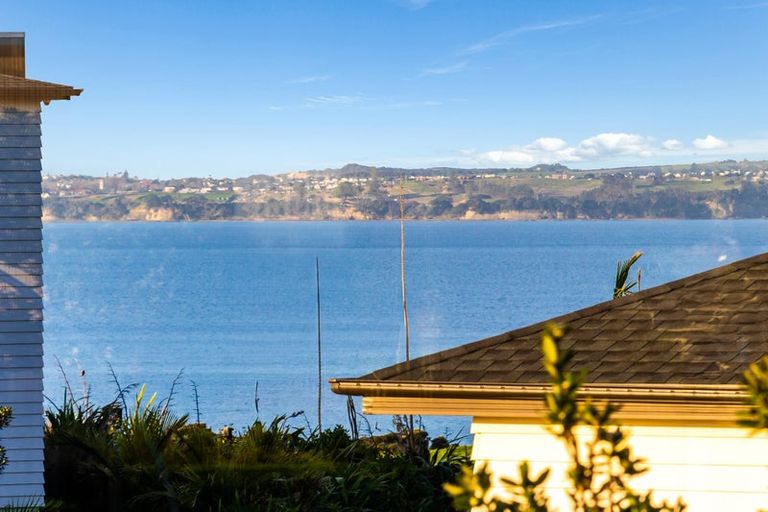Photo of property in 17 Headland Drive, Long Bay, Auckland, 0630