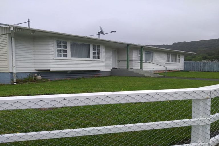 Photo of property in 7 Enfield Street, Wainuiomata, Lower Hutt, 5014