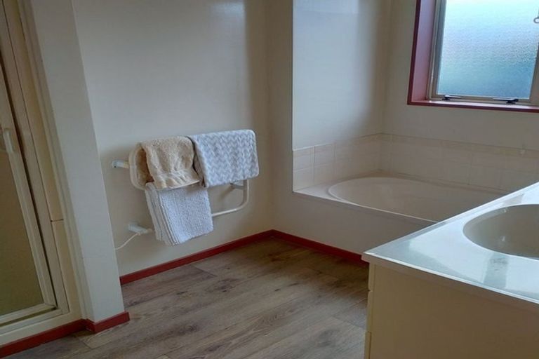 Photo of property in 2/36 Lyndon Street, Riccarton, Christchurch, 8041