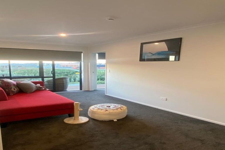 Photo of property in 28 Walter Lawry Road, Paerata, Pukekohe, 2124