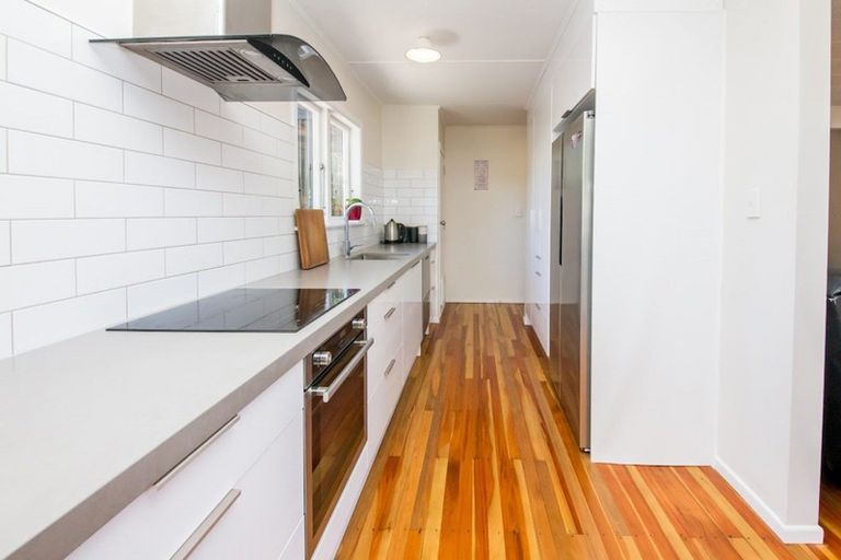 Photo of property in 64 Middle Road, Havelock North, 4130