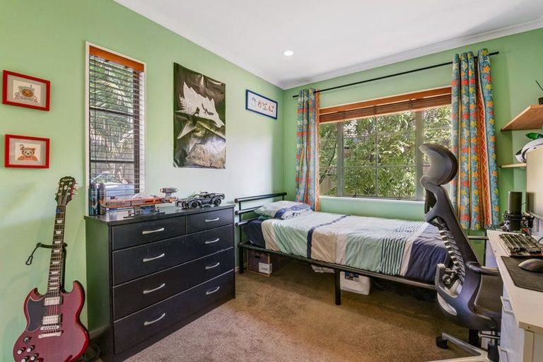 Photo of property in 4 Westminster Gardens, Unsworth Heights, Auckland, 0632