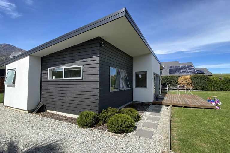 Photo of property in 8 Sylvan Street, Lake Hayes, Queenstown, 9304