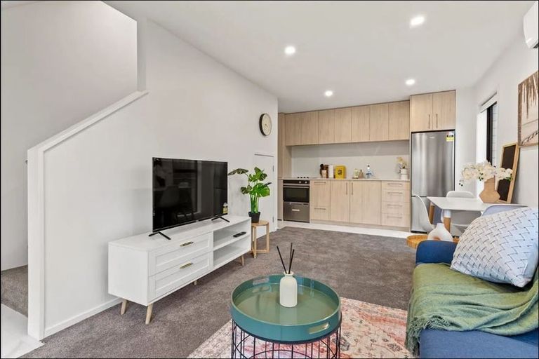 Photo of property in 10/172 Don Buck Road, Massey, Auckland, 0614