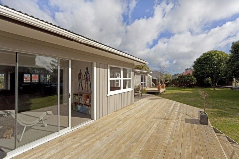 Photo of property in 2/1a Helga Crescent, Te Atatu Peninsula, Auckland, 0610
