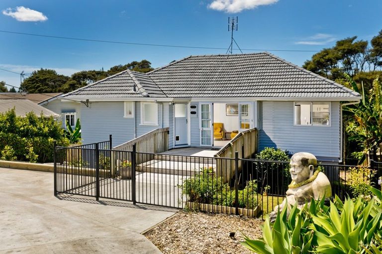 Photo of property in 11 Blacks Road, Greenhithe, Auckland, 0632