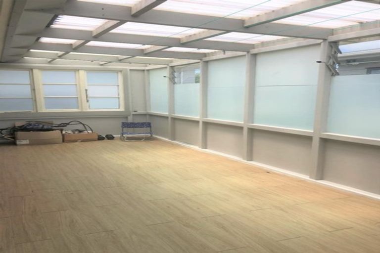 Photo of property in 55 Waipani Road, Te Atatu Peninsula, Auckland, 0610