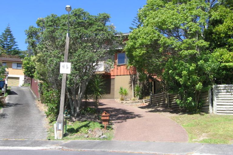 Photo of property in 20 Kallista Place, Browns Bay, Auckland, 0630